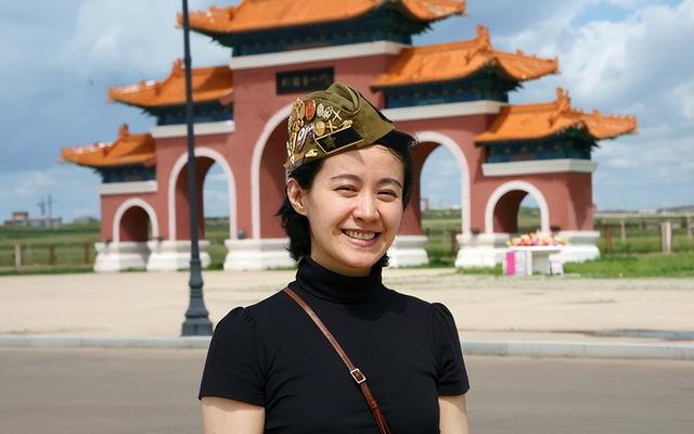 嫁大13岁名导被捧红，丈夫病逝后不愿再演戏，今55岁未婚无子嗣