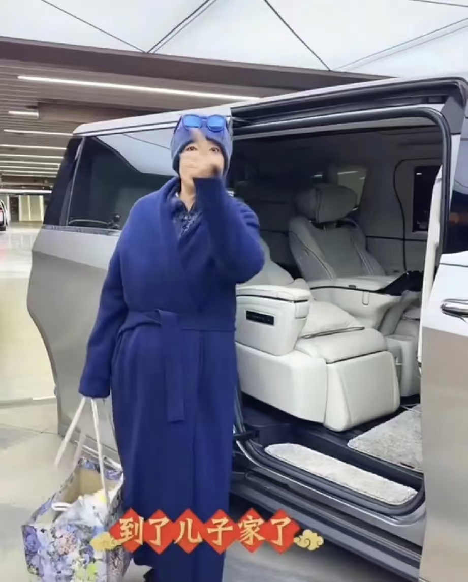 张兰去汪小菲家过冬至！醉蟹牛排喂饱儿子儿媳，冬至投喂太暖心