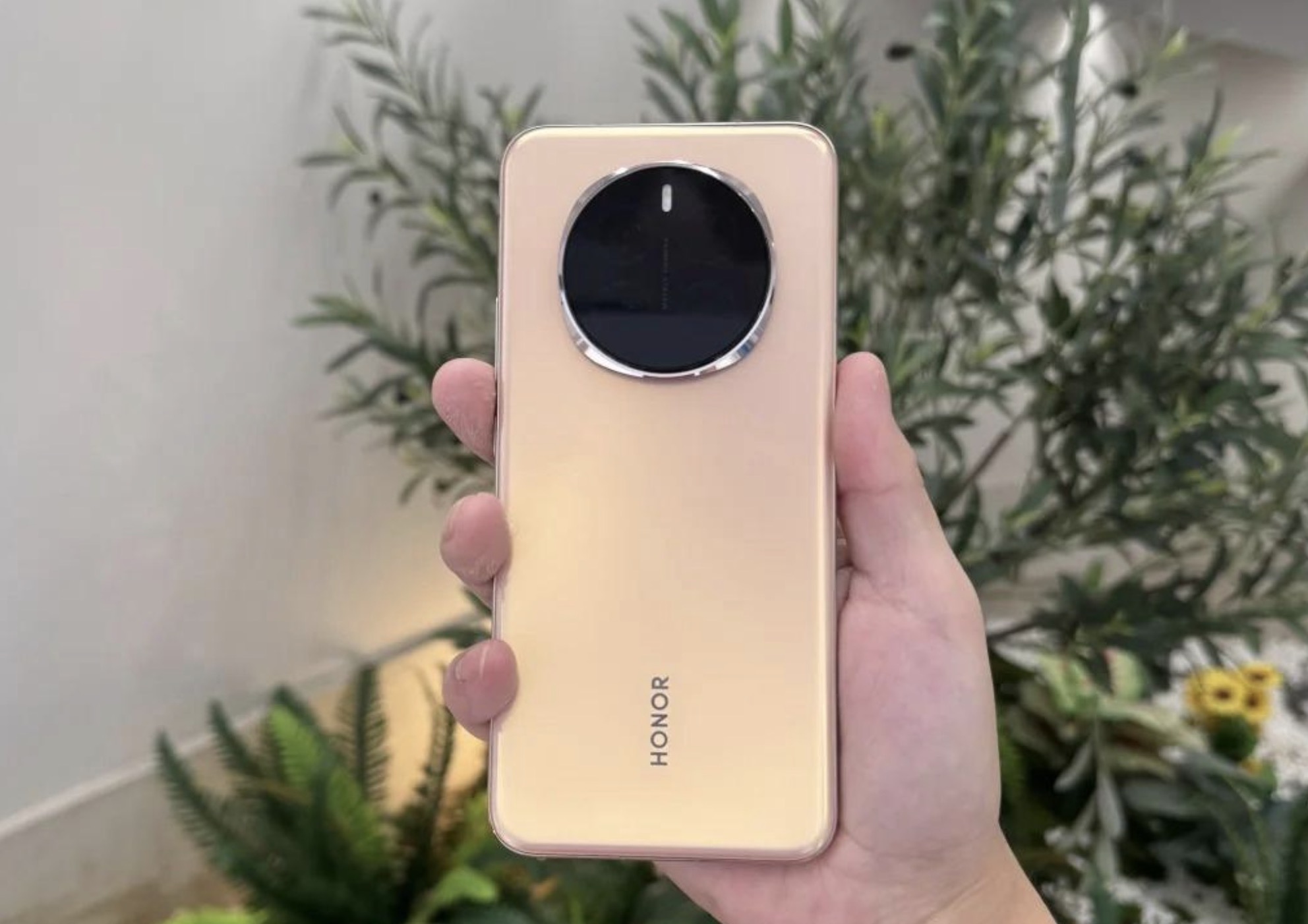 榮耀618努力清倉，16G+512G跌價1249元，驍龍8至尊版+50倍變焦