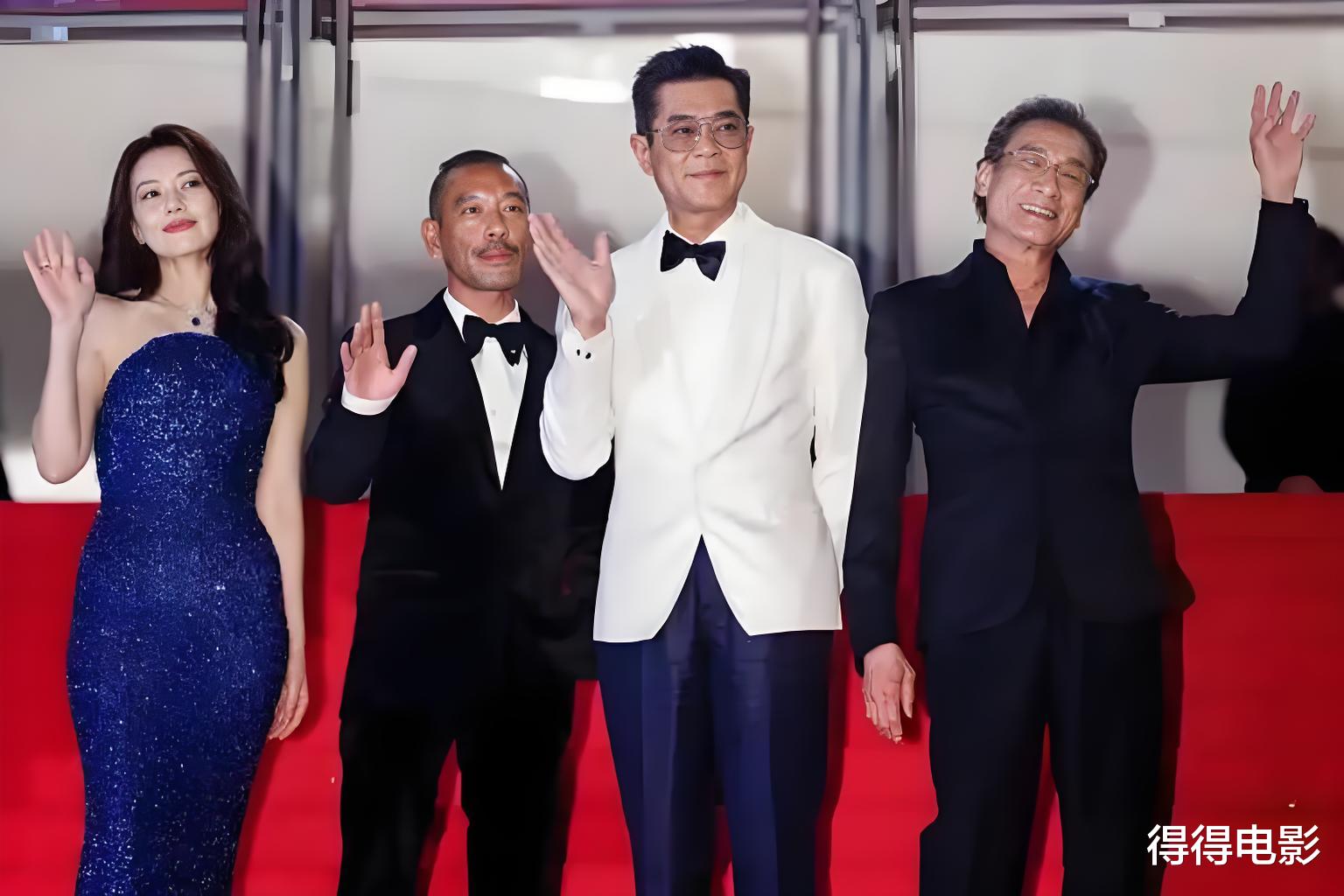 在香港公路上铺床睡觉?金城武新作拖8年终定档,没上口碑先崩了