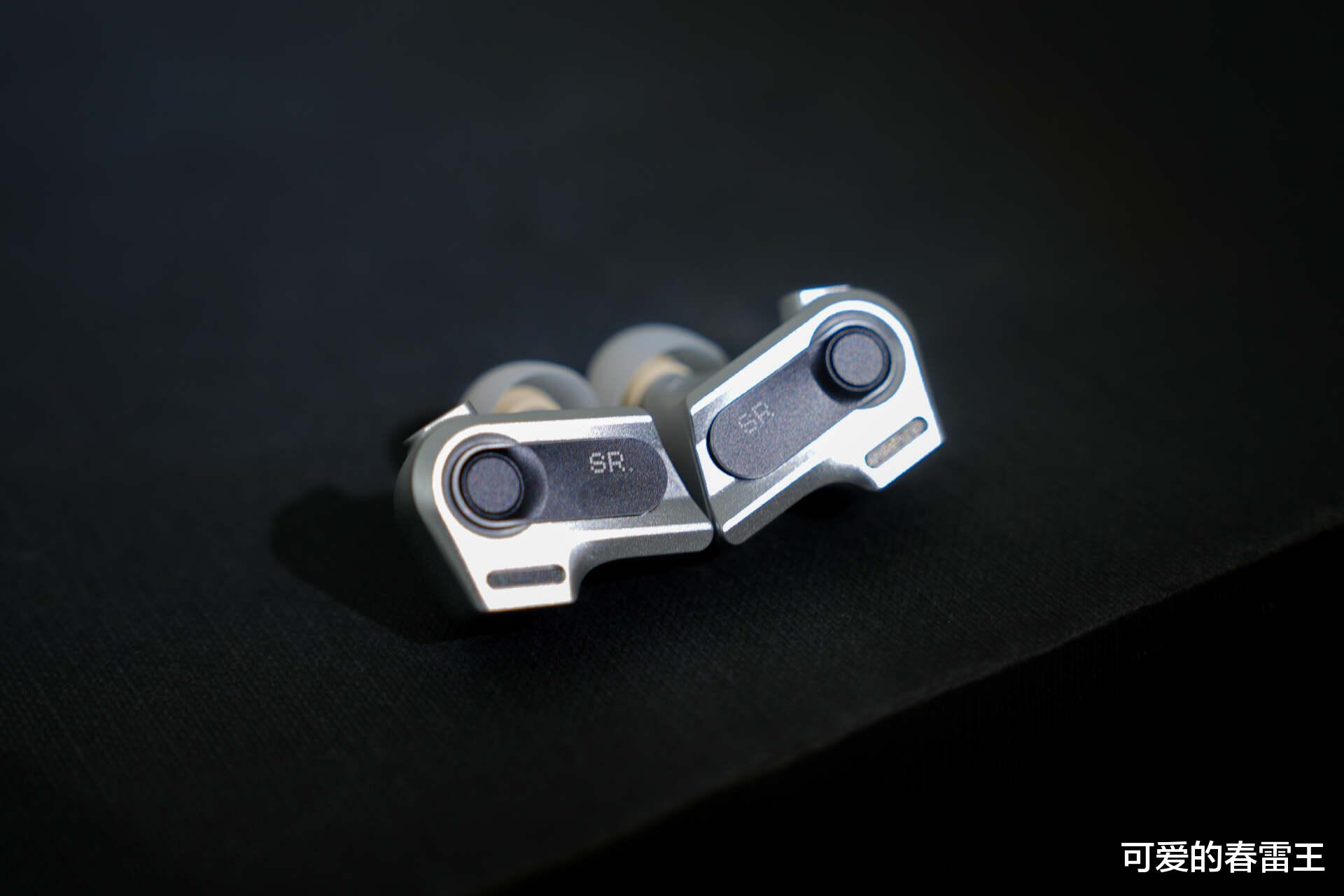 千元檔最強三動圈？七彩虹SR銀參考耳機深度評測