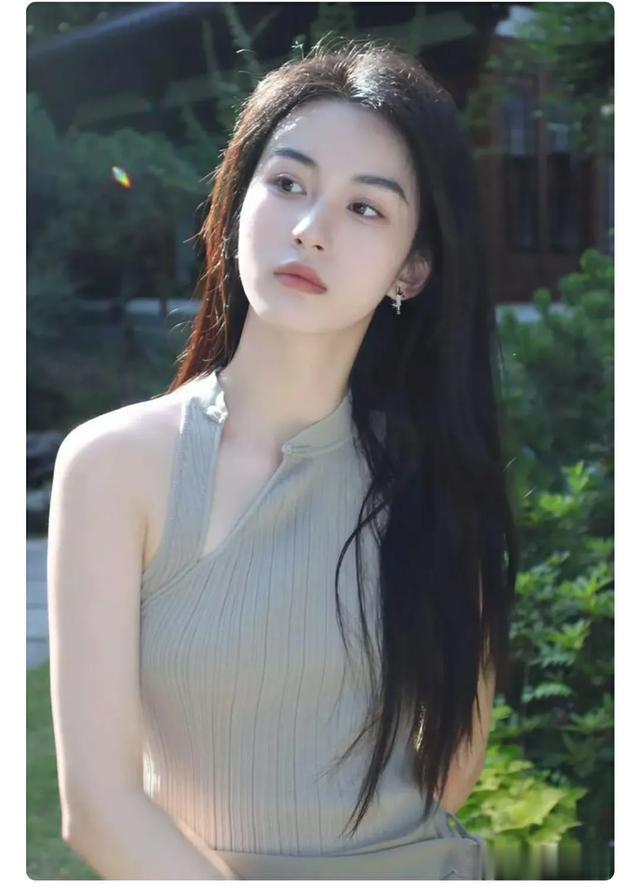 北电校花王梓莼，这张天然清纯的脸称校花不过分吧