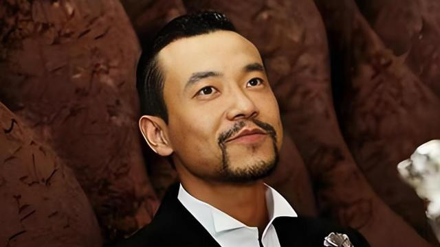 星二代廖凡，出道30年从不拼爹，妻子是周星驰的黄金搭档