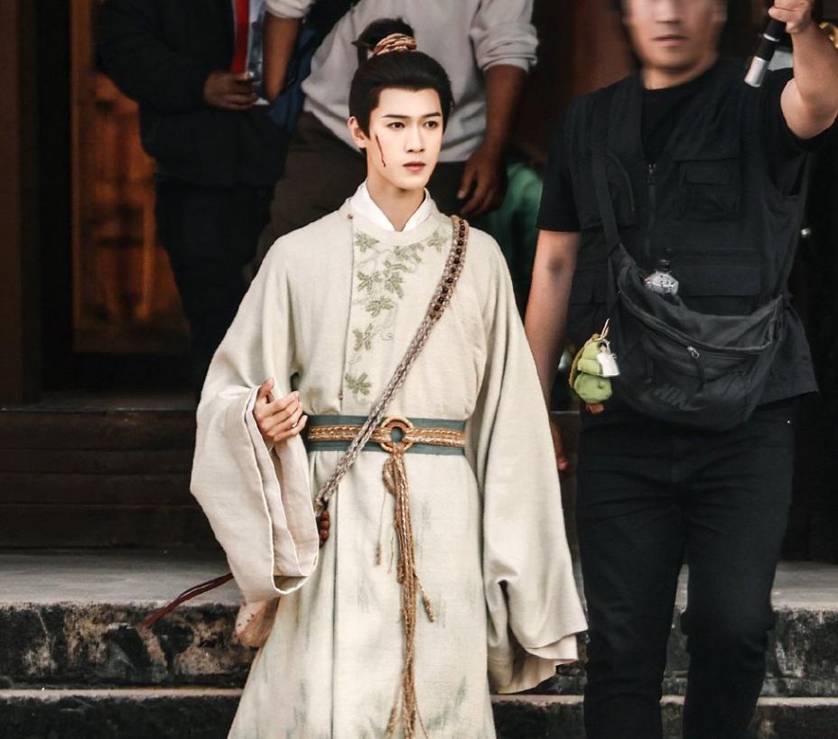 李昀锐《尚公主》蒙眼路透好苏！女主哭戏动人，状态回春太养眼！