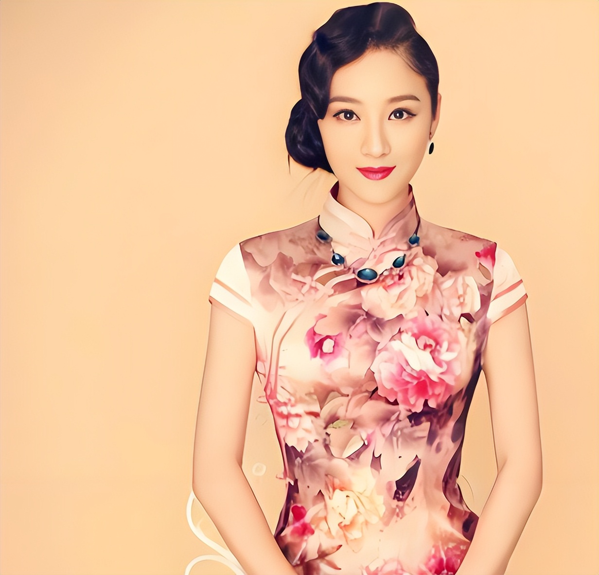 举报张艺谋超生,致其被罚748万的何珺,如今过的如何呢?