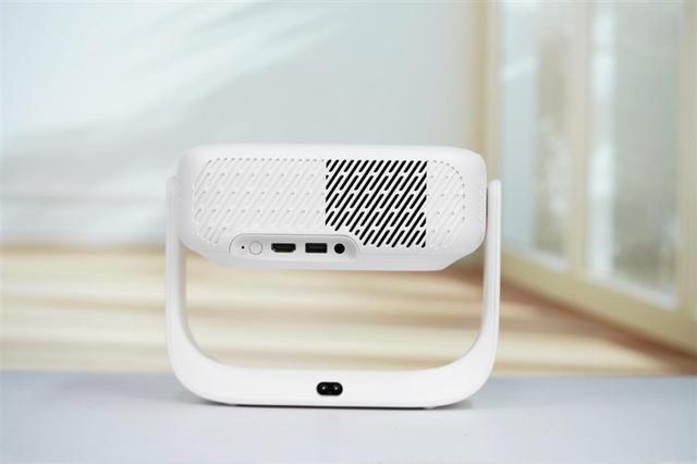 Z世代租房党的快乐密码!哈趣H3评测:年轻人买得起的百元投影仪