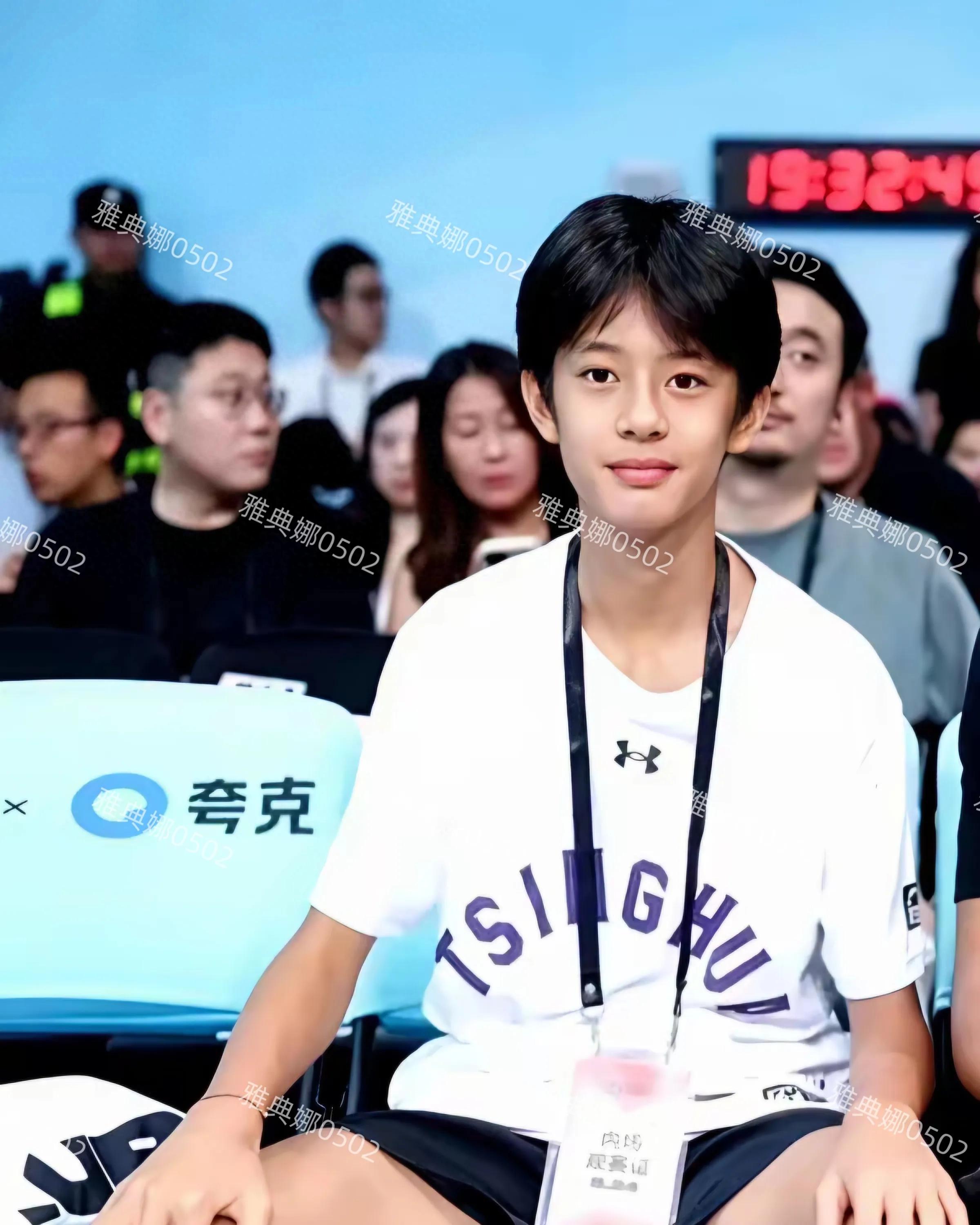 孙俪的儿子跟她长得太像了，要是个女孩直接可以拍甄嬛传续集了!