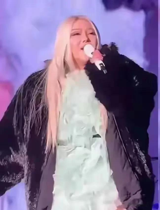 明星无滤镜后,李宇春大象腿,周迅似小老太,蔡明黑得像非洲人