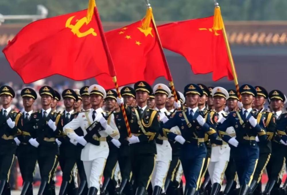 被央视怒批、脑袋空空,德不配位,难怪阅兵从不邀请“流量”明星