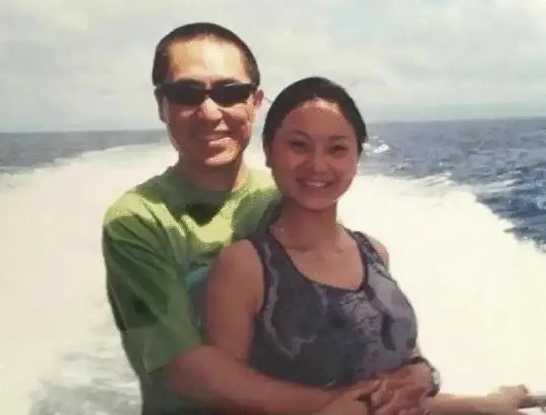 陈婷没想到，75岁张艺谋也开始不服老，终尝到了老夫少妻的残酷？
