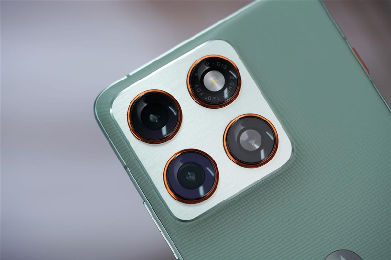 安卓Air首秀！ 聯想moto X70 Air 評測：159g的極致輕薄