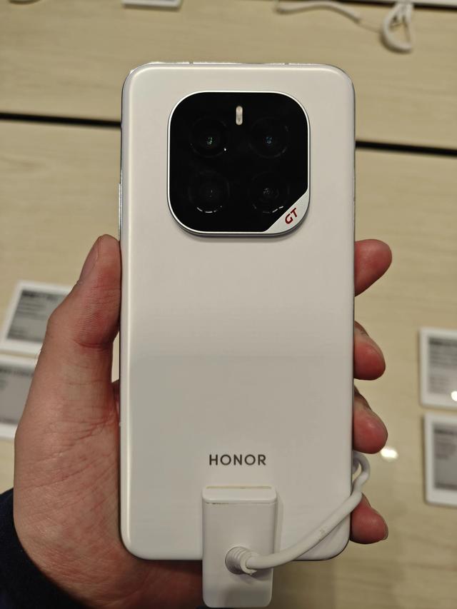 红米K80至尊版和荣耀GT Pro如何选?