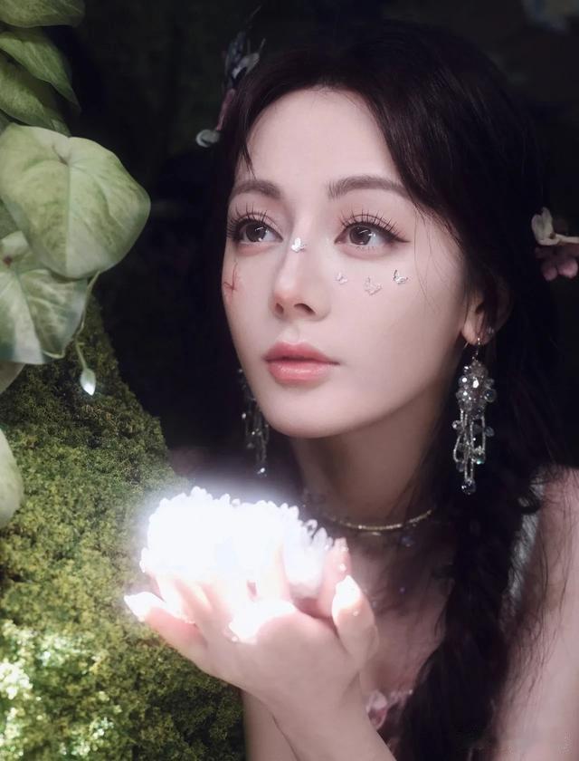 夏日木木茶｜迪丽热巴的清新美照