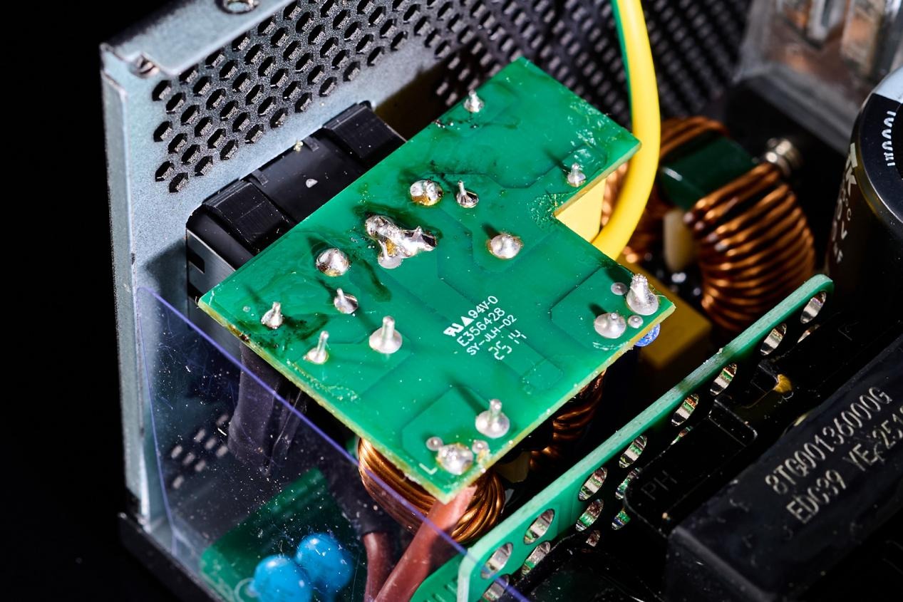 耕升星极破冰1000D电源评测:完美适配RTX 50系列