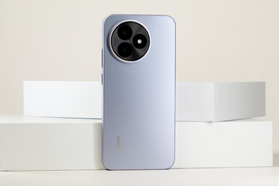 手機行業誕生“新爆款”，4小時斬獲銷量冠軍，7410mAh+16GB+1TB