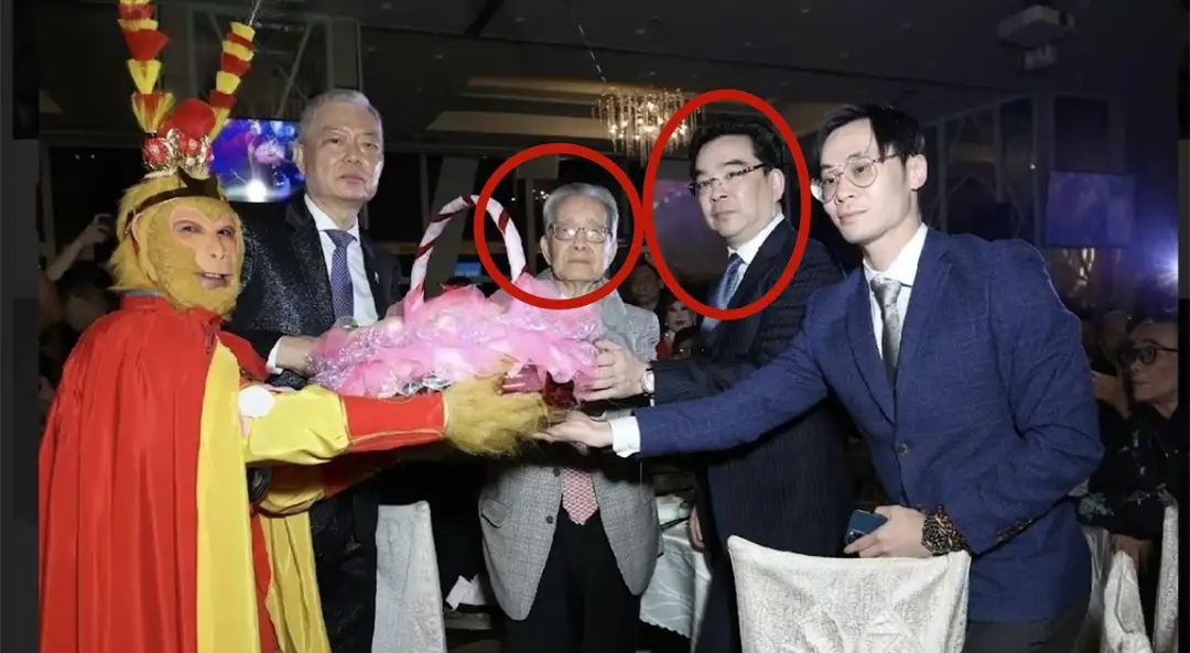 向华炎追悼会！向华强夫妇现身，4000多江湖兄弟，多位猛人亮相