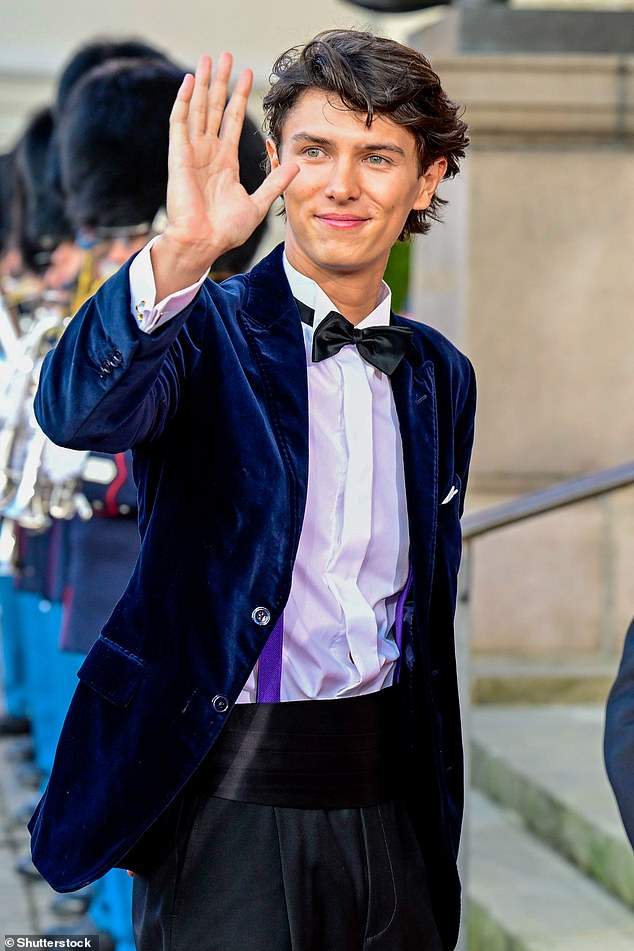 丹麦公主18岁生日庆典!有着中国血统的丹麦王子也来了,太帅气了