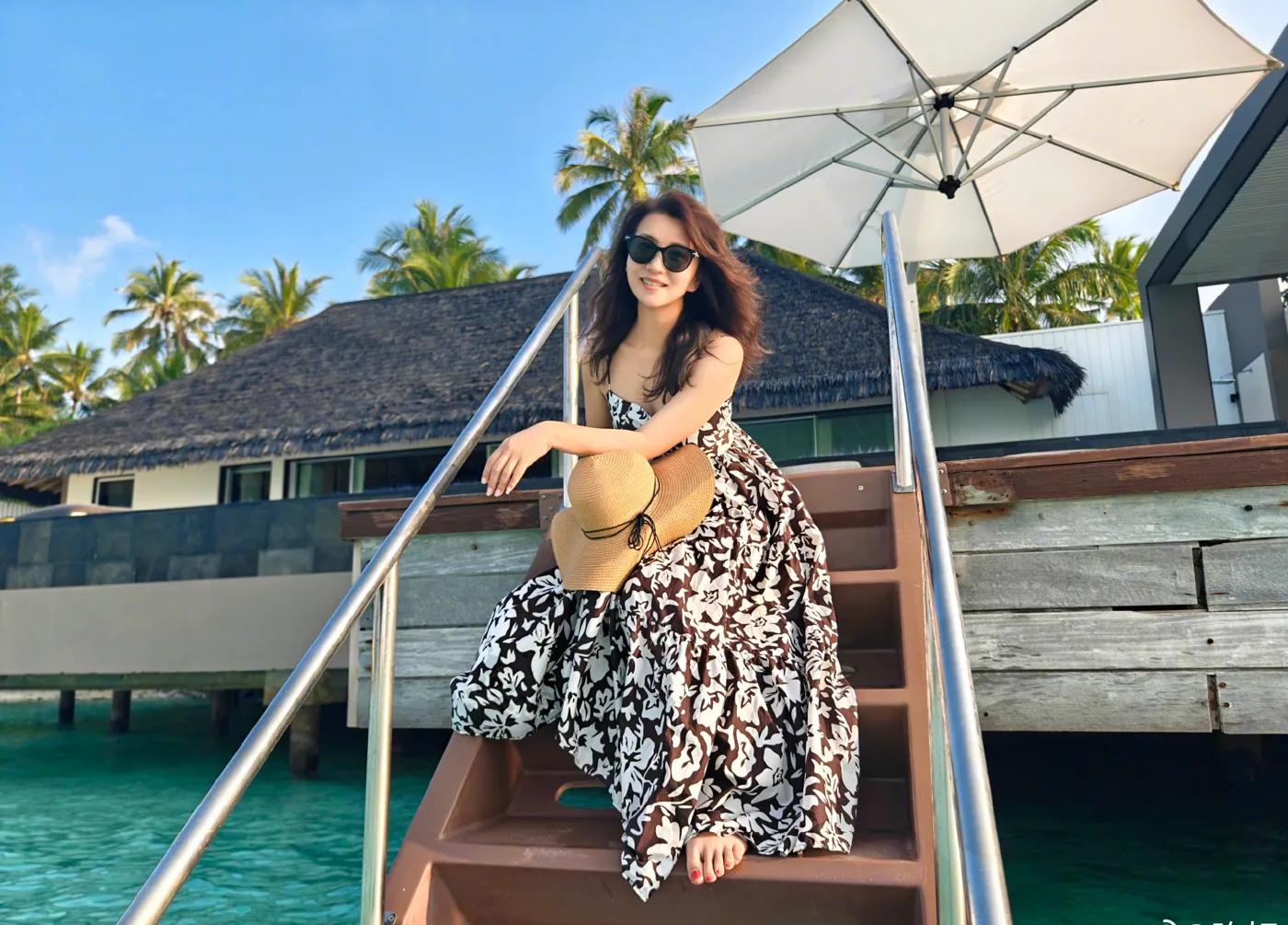 风姿绰约！46岁陈好晒度假美照，看着像30岁，不愧是“万人迷”