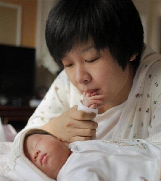 那个为汶川而哭泣的李小萌,如今离我们越来越远了