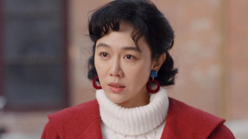 被曝与北京某银行长隐婚多年，宋丹丹干女儿现状，证实杨紫没说错