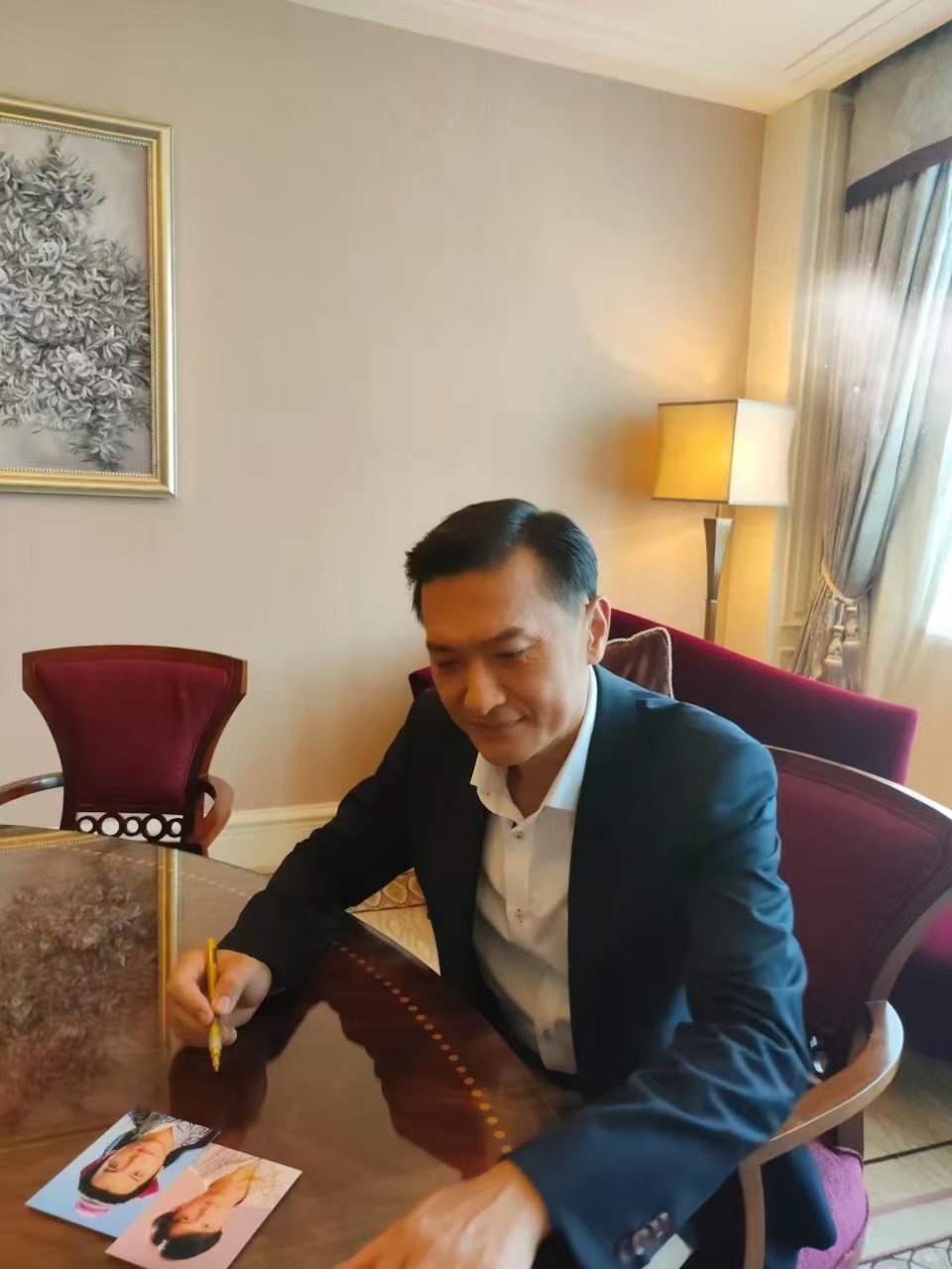 前TVB小生近况更胜从前！曾为自闭症儿子停工10年，近年低调复出