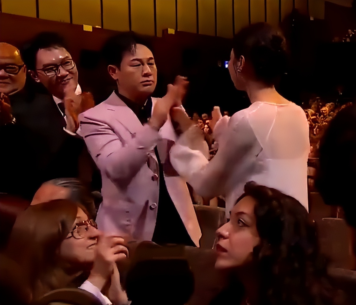 分手不到1年,荣获影后的辛芷蕾,成了翟天临“高攀不起”的存在