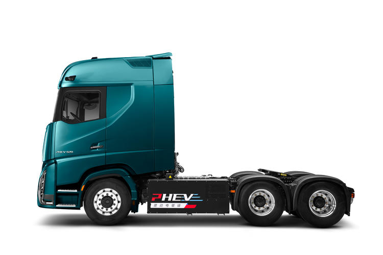 混动重卡才是未来？欧曼银河混动重卡给打样了