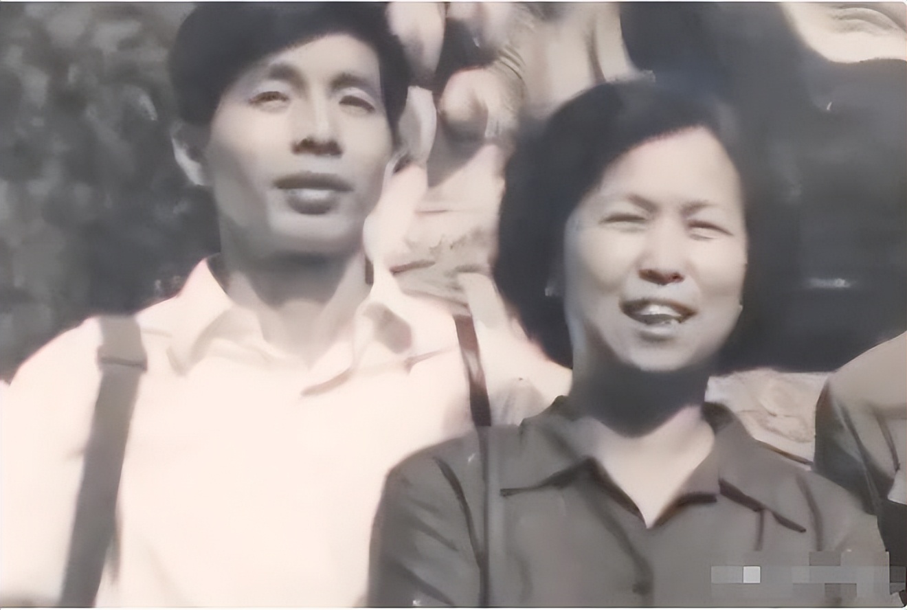 带三个娃嫁小14岁丈夫，病逝7年后，丈夫王崇秋因为思念做出大事