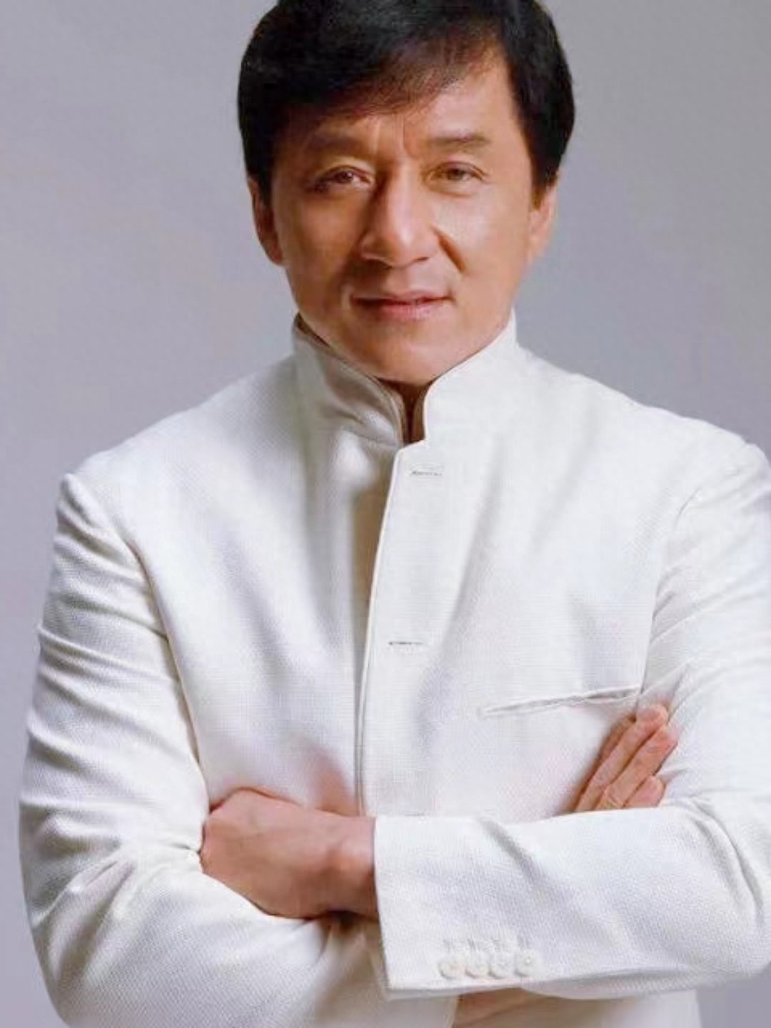 成龙在人民日报撰文