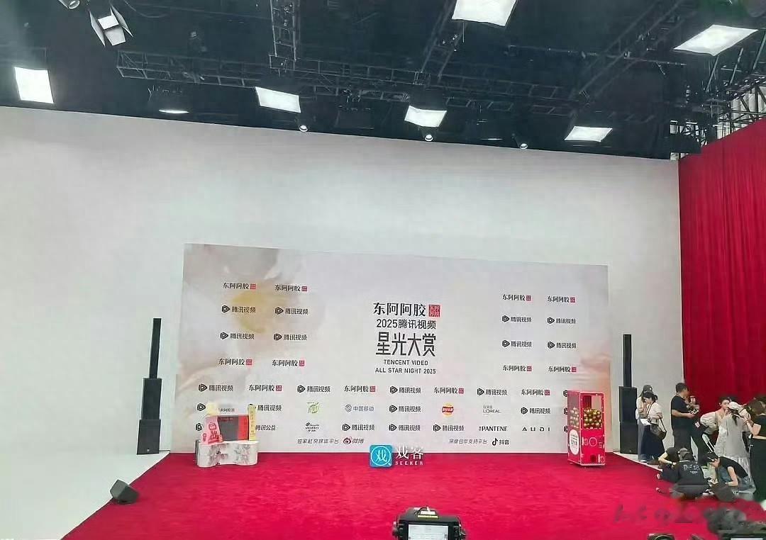 海口尴尬一夜，鞠婧讳张不开嘴，宋茜全程尴尬黑脸，陈都灵变大姨