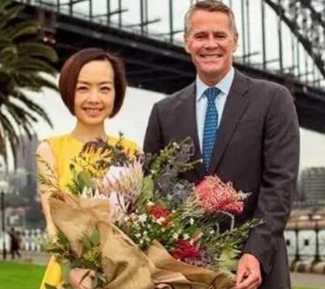 54岁鲁豫近况被曝：现身意大利状态不错，坦言自己“从不吃主食”