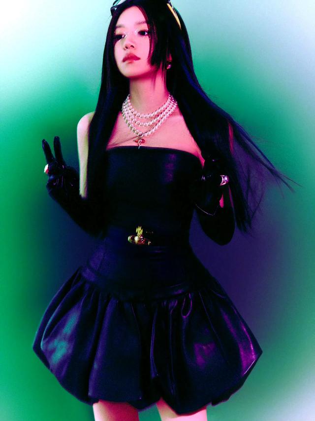 秒变摇滚女郎的陈妍希