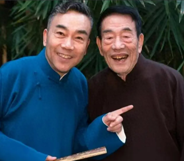 杨少华儿子啃老风波发酵，涉事餐厅删光动态，张凯丽疑为杨议发声