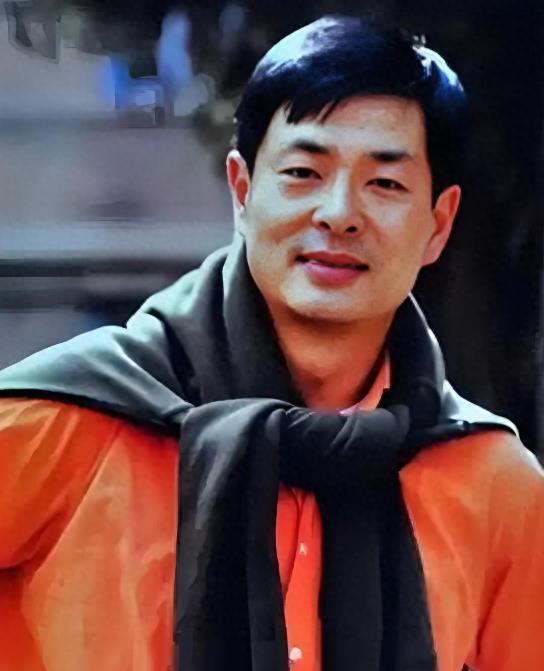 濮存昕:家人相继离世,如今72岁不敢老去,还要照顾年迈的老母亲