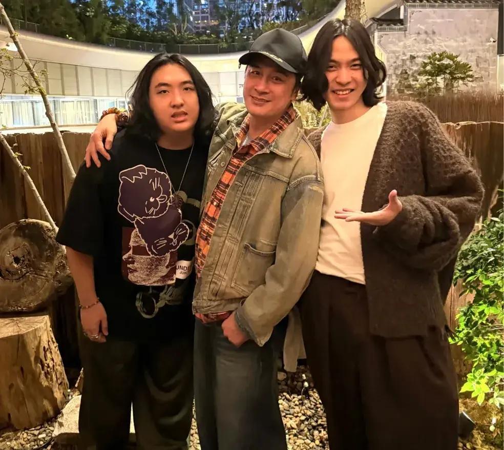 17岁费曼230斤脸是64岁吴镇宇两倍大胖到没脖子油头长发像奶奶