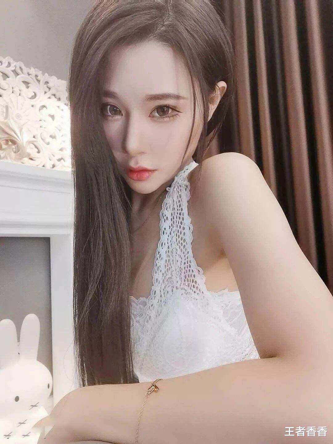 女主播“明码标价”,直言年薪8000w立马到你家楼下,网友:认不清自己了?