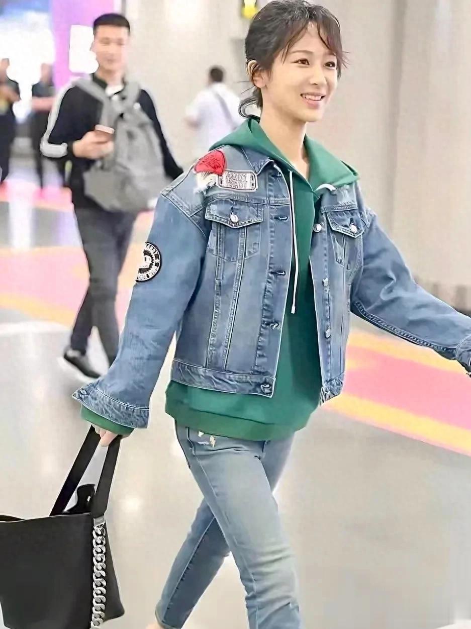 杨紫的新形象让所有的粉丝们眼前一亮，太美了。