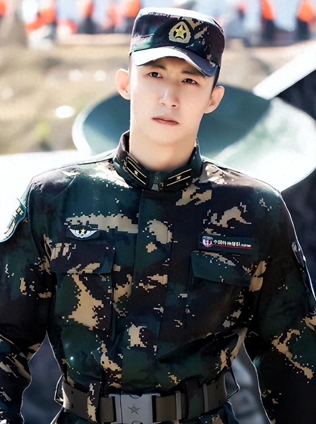 钱再多有什么用？33岁伤病缠身的黄景瑜，给圈里的演员们提了个醒