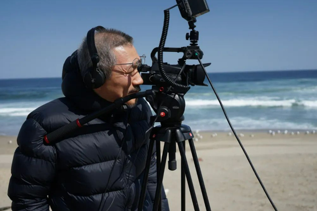 10年高调婚外情,65岁导演再当爹,43岁情人生儿子,原配或喜当妈