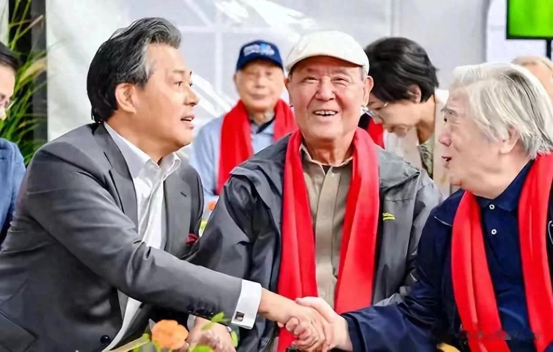 达式常、向梅、梁波罗等上影老戏骨再聚首,经典角色重现风采依旧