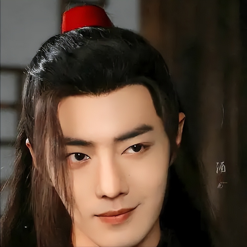 事实证明,34岁肖战已经走上了演员的另一条大道,杨紫一点没说错