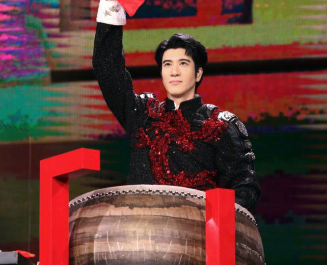 《歌手2025》“王炸”歌手帮唱单依纯，演唱的歌曲让陈楚生有优势