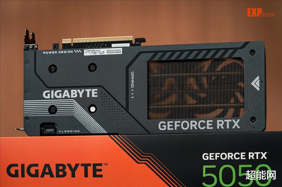 技嘉RTX 5050 GAMING OC显卡评测:外观细致丰富,内在既冷又静