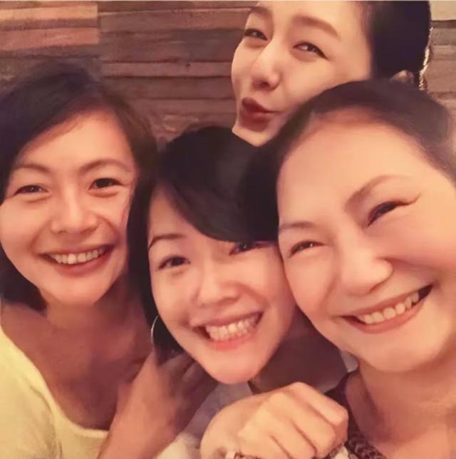 小s现身韩国,比之前清瘦许多,状态不好惹担忧,赴韩原因引猜测