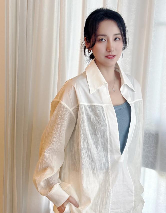 娱乐圈四位兔系女星，个个面相讨喜超灵动，一看就有福气招人疼！