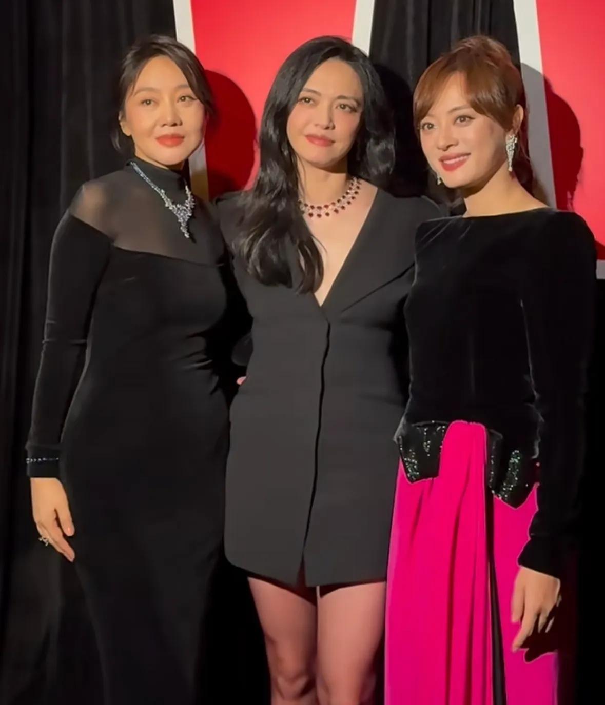 孙俪晒与儿子背影照!14岁等等个子高衬得她虎背熊腰,母子俩好像