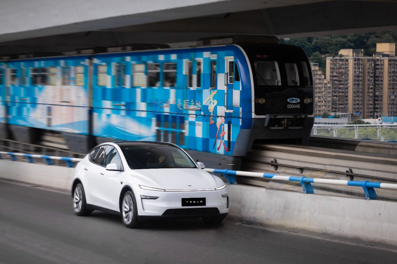 智启未来！特斯拉“花式”亮相2025重庆国际汽车展览会