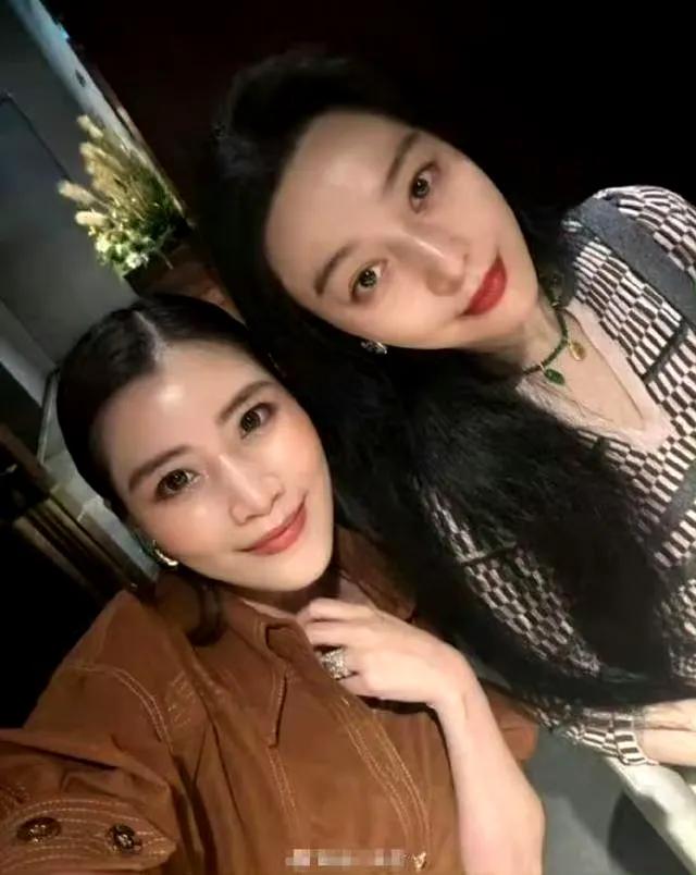 刘德华小姨子晒私人飞机，难怪这么有实力，原来是晨光文具创始人 ???