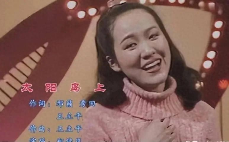 事业巅峰远赴美国,被老外\玩腻\后回国,如今活成了这样