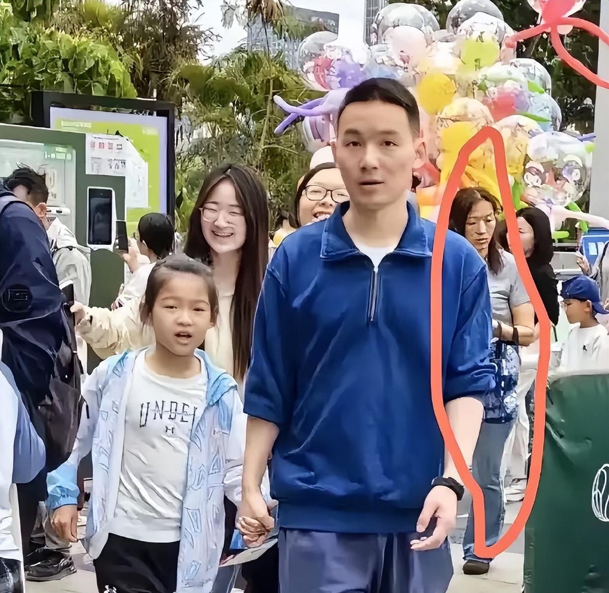 拍妈妈却遭举报封号？谢浩楠主动回应，公开道歉！